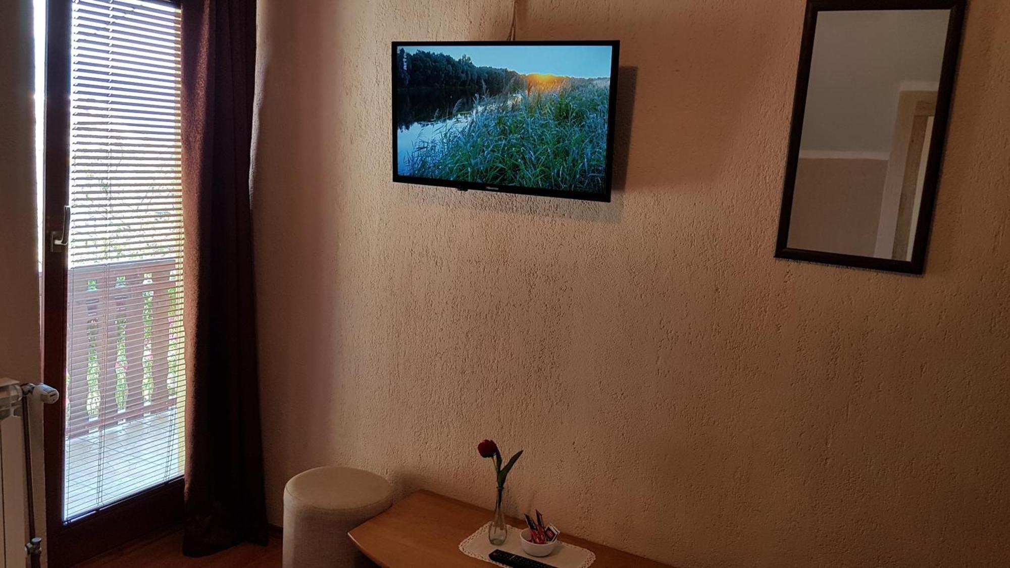 St George B&B Korenica Habitación foto